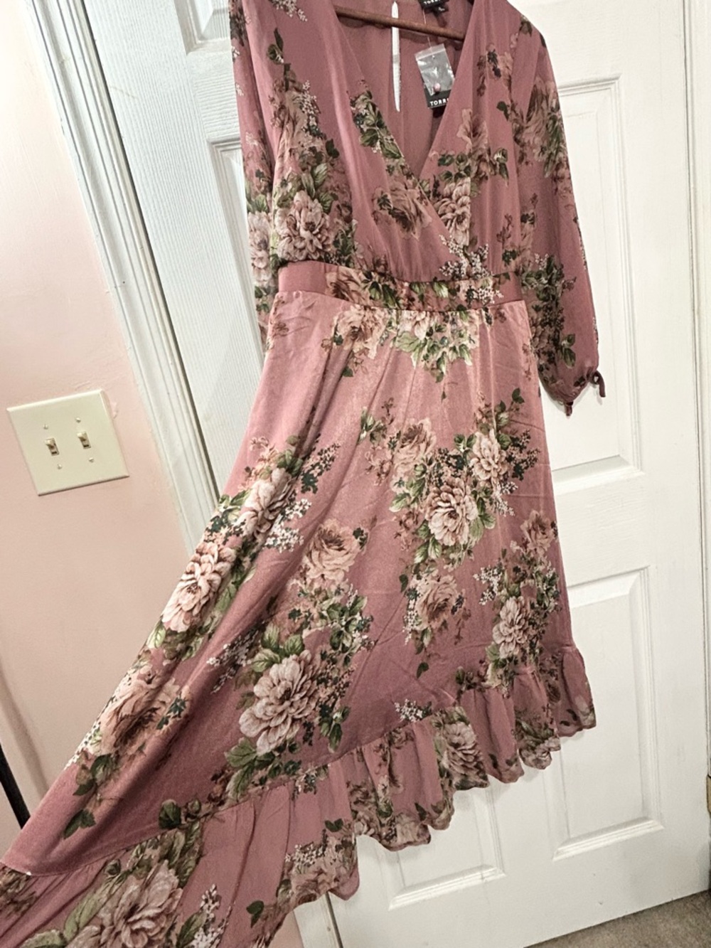 Torrid 0 (12) Pink Floral Long Sleeve Mix Media Wrap Midi Wedding Guest Dress - Picture 3 of 7